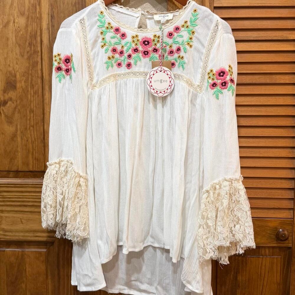 Brand new lace floral blouse